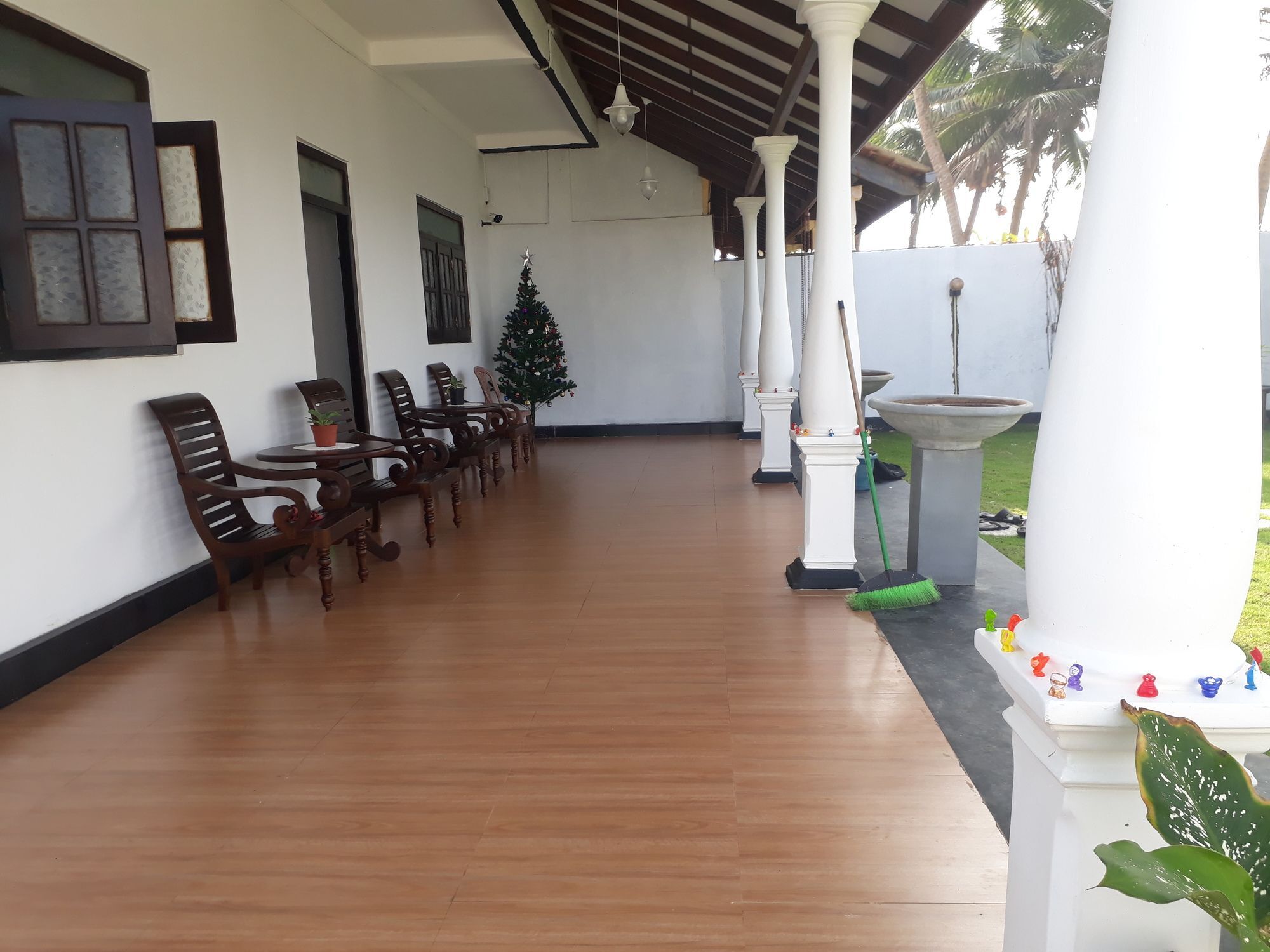 Ashen'S Beach House Boossa Exterior photo